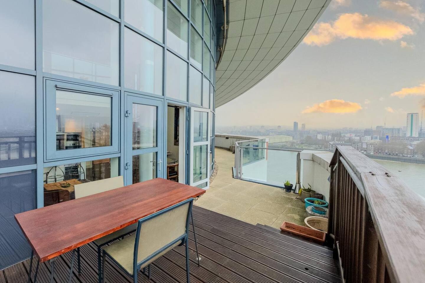 London Canary Wharf Riverside Penthouse Apartment Exterior foto